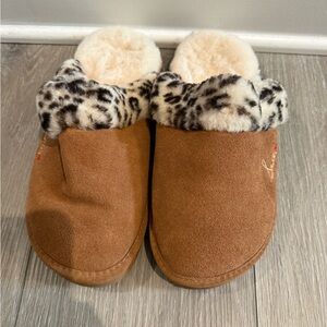 Snooki Warm Tan Slippers with Leopard Print